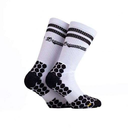 BEE UNUSUAL | Performance Basketball Retro White Socks 1